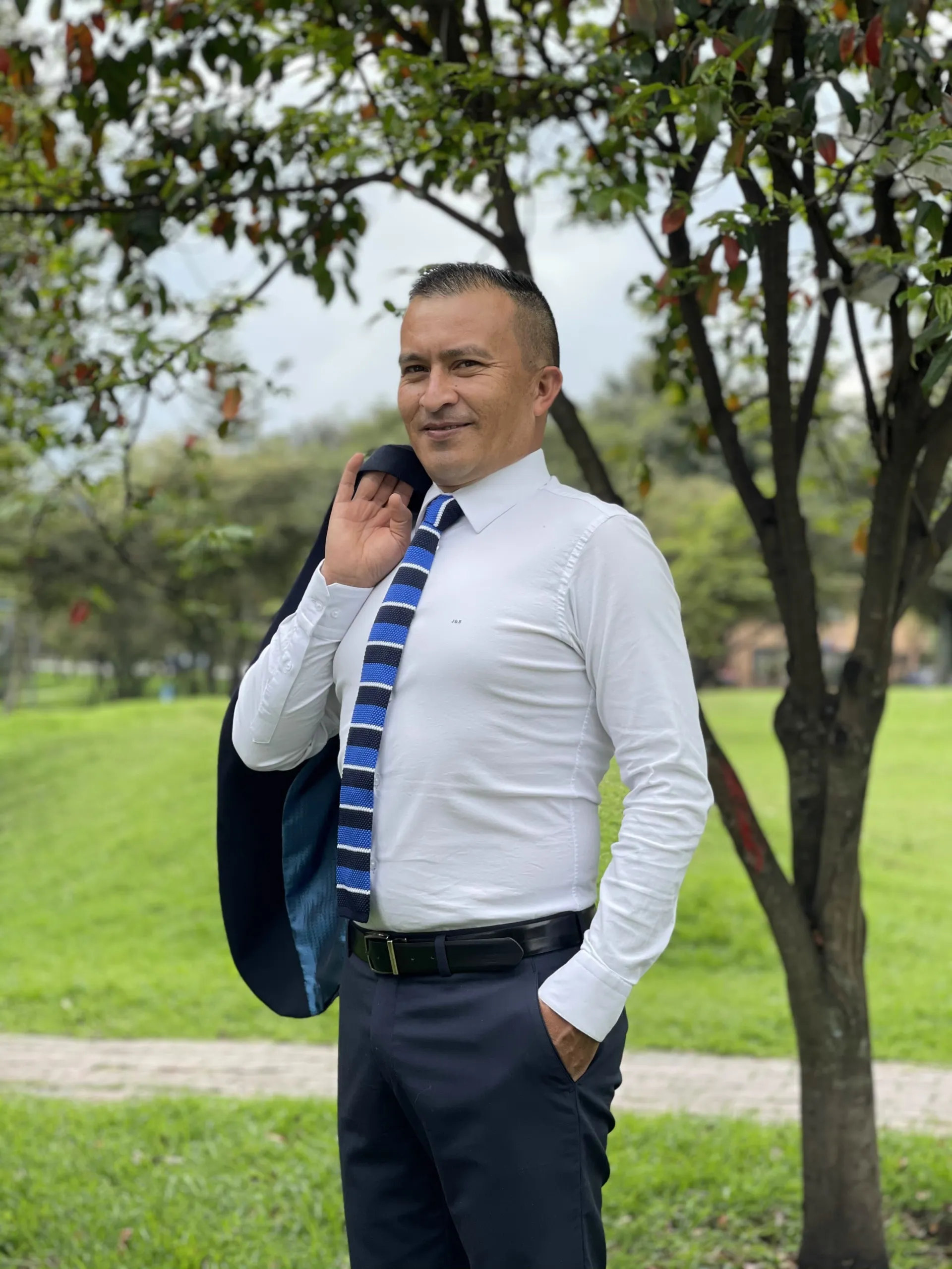 Edgar Castillo, gerente y asesor de estilo